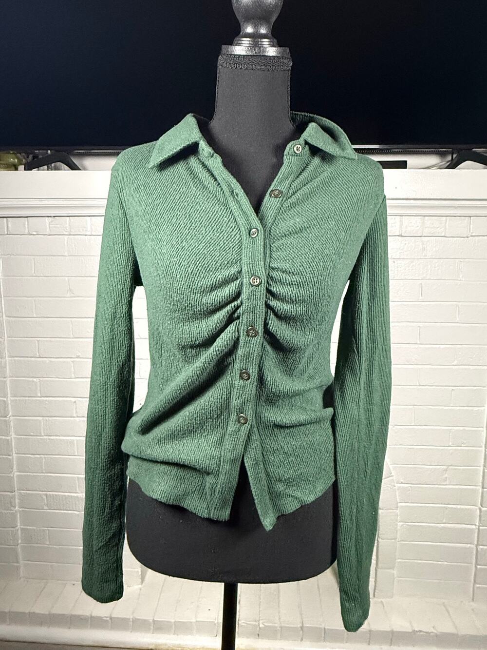 Green Ribbed Ruched Button Front Collared Top Long Sleeve M